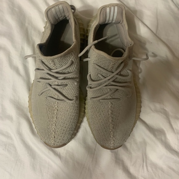 Grey 350 yezzys - Picture 4 of 4